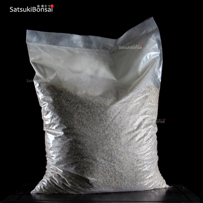 Zeolite-10lt.jpg Zeolite grano fine 10lt - 2/5mm - immagine 1